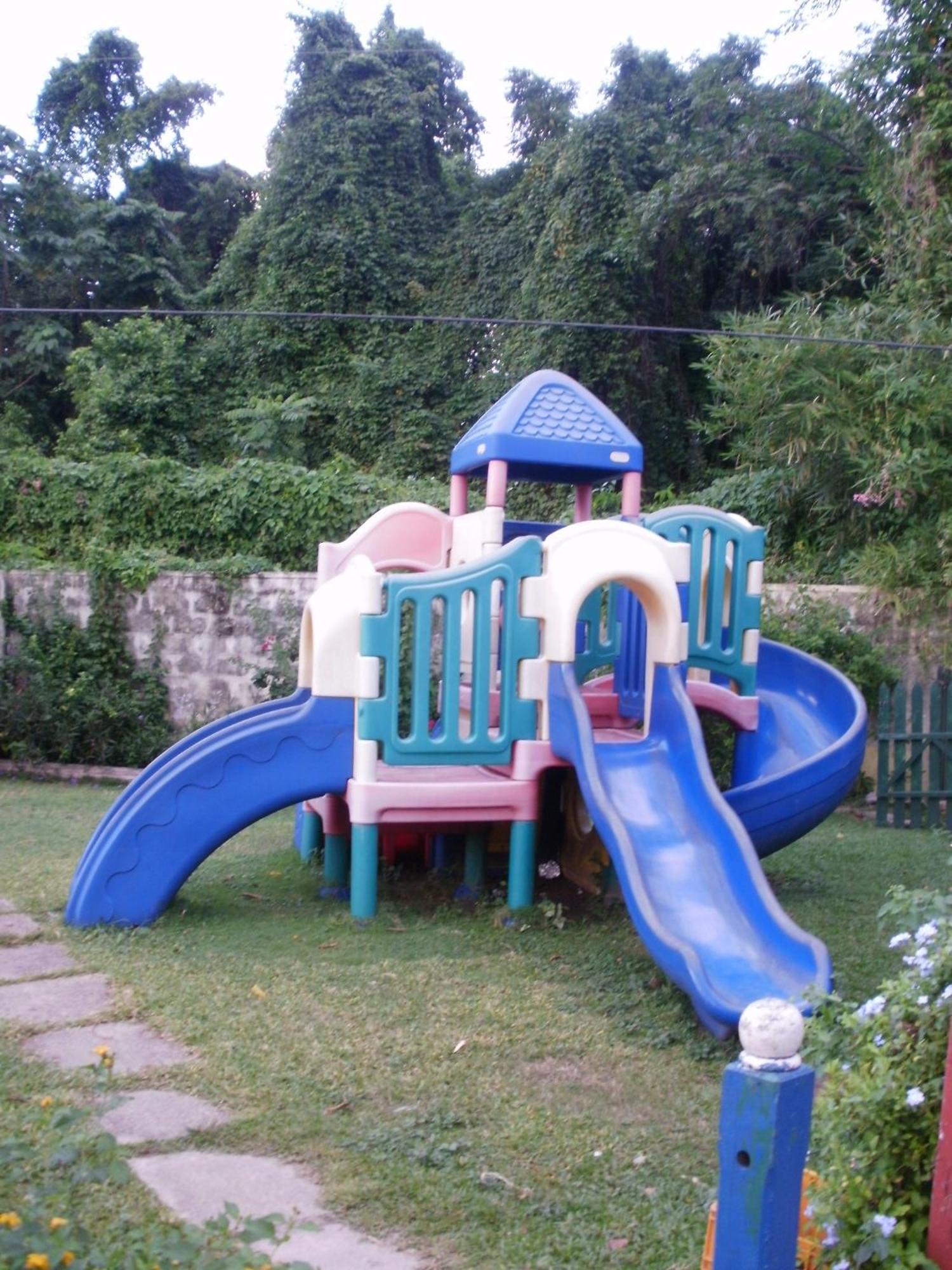 Pineapple Court Hotel Ocho Rios Eksteriør bilde